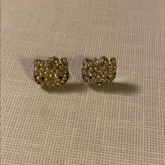 Hello KittyCrystal Stud Earrings - Picture 3 of 4
